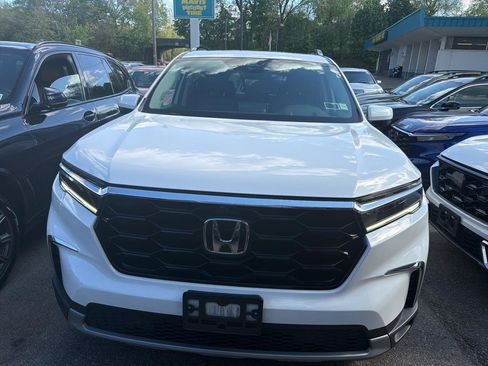 Used 2024 Honda Pilot Elite image 2