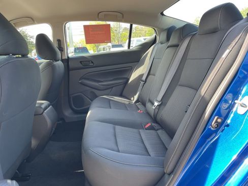 Used 2025 Nissan Altima 2.5 SV FWD image 39