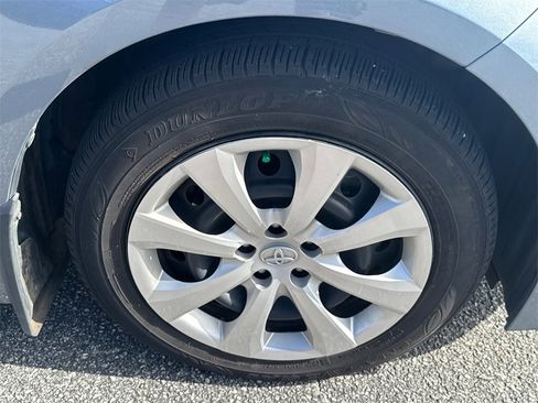 Used 2025 Toyota Corolla LE image 12