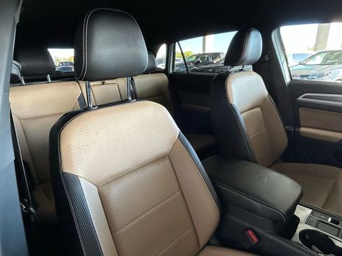 Used 2022 Volkswagen Atlas Cross Sport SE w/ Black Wheel Package image 35