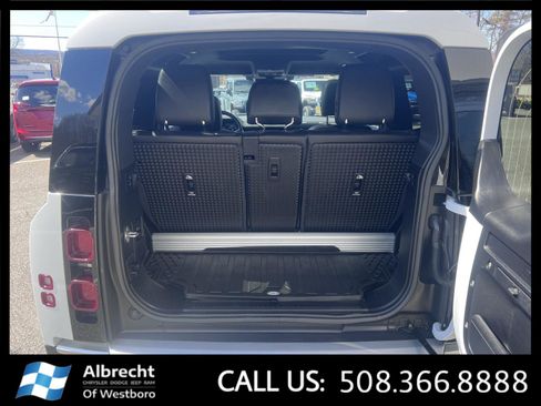 Used 2023 Land Rover Defender 90 SE AWD/4WD image 13