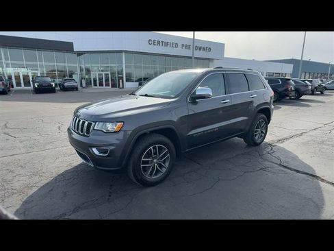 Used 2017 Jeep Grand Cherokee Limited image 4