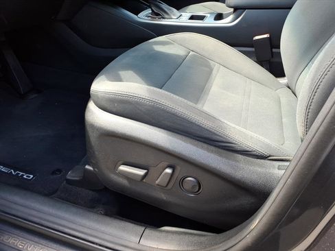 Used 2020 Kia Sorento LX w/ LX I4 Convenience Package FWD image 19