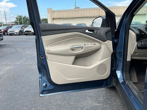 Used 2018 Ford Escape SE w/ SE Sync 3 Package FWD image 18