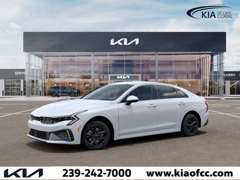 New 2026 Kia K5 LXS FWD image 3