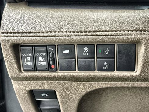Used 2018 Honda Odyssey EX-L image 17