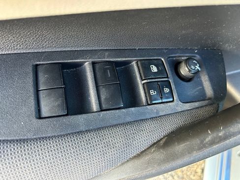 Used 2023 Toyota Corolla LE FWD image 17