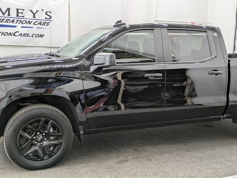 Used 2024 Chevrolet Silverado 1500 Custom AWD/4WD image 2