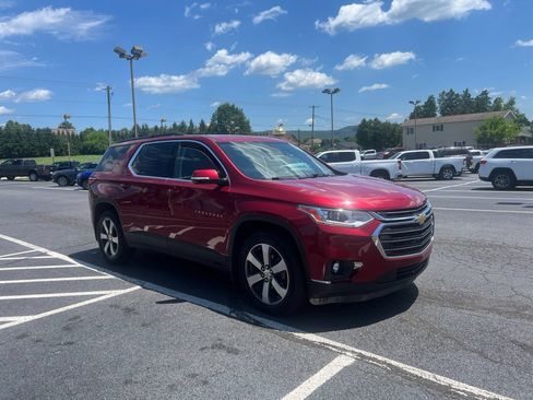 Used 2019 Chevrolet Traverse LT w/ LT Premium Package AWD/4WD image 8