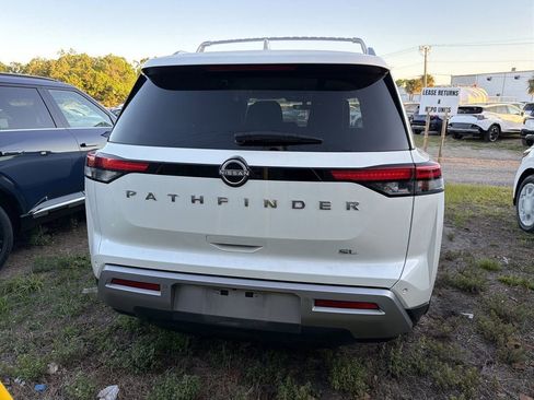 Used 2024 Nissan Pathfinder SL image 6