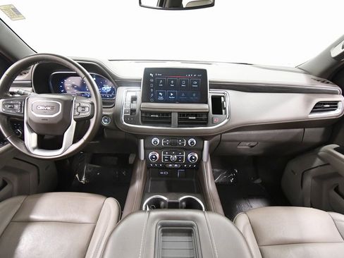 Used 2023 GMC Yukon SLT image 3