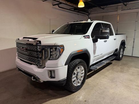 Used 2020 GMC Sierra 2500 Denali AWD/4WD image 3
