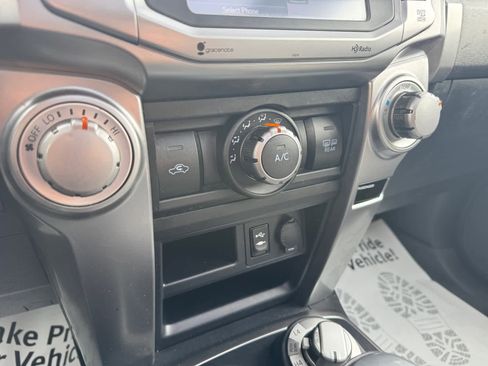 Used 2014 Toyota 4Runner SR5 Premium image 22