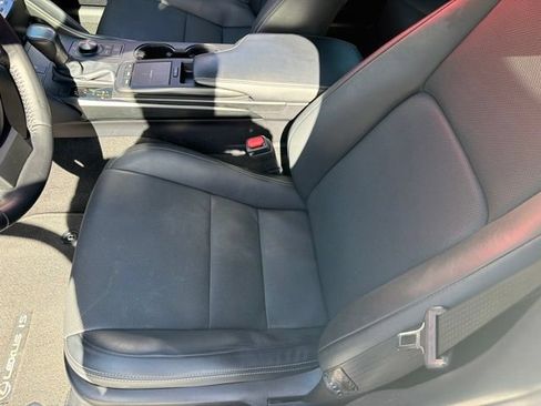 Used 2024 Lexus IS 300 w/ Comfort Package RWD image 5