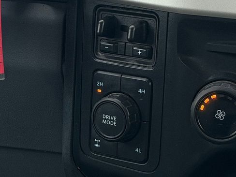 Used 2024 Ford F250 XLT w/ FX4 Off-Road Package image 18