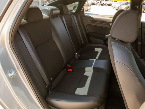 Used 2022 Honda Civic Sport image 12