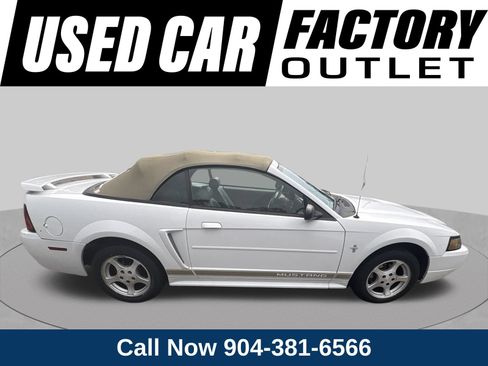 Used 2002 Ford Mustang Convertible RWD image 6