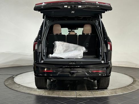 New 2026 Lincoln Navigator Black Label AWD/4WD image 30