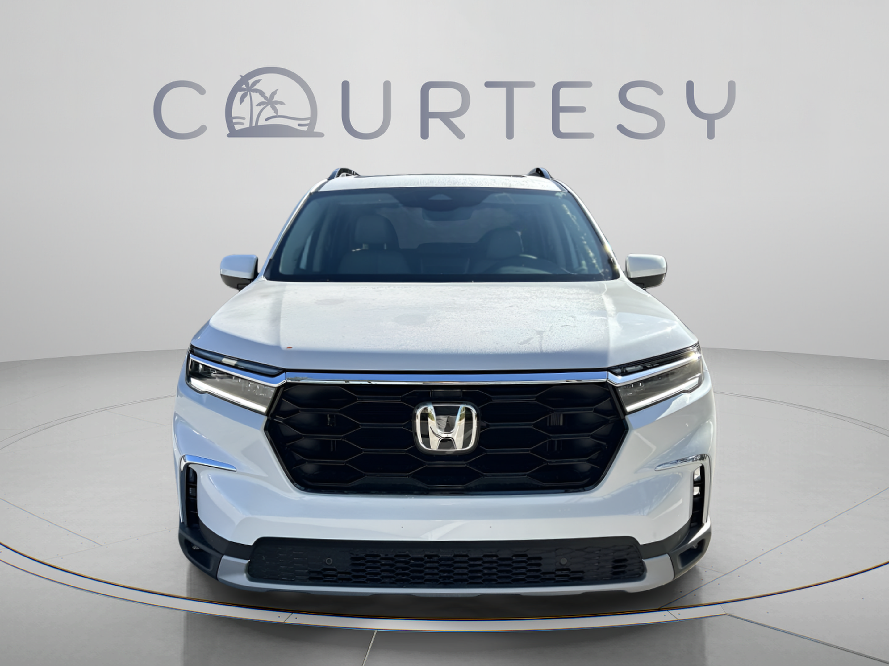 Used 2024 Honda Pilot Touring image 10