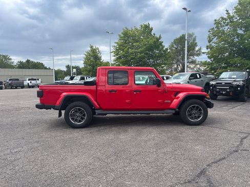 Used 2020 Jeep Gladiator Overland AWD/4WD image 3