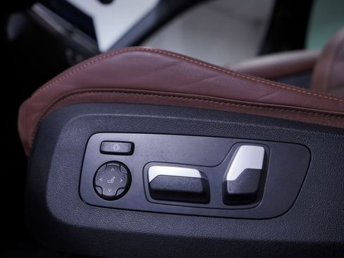 Used 2024 BMW X6 xDrive40i w/ Executive Package image 18