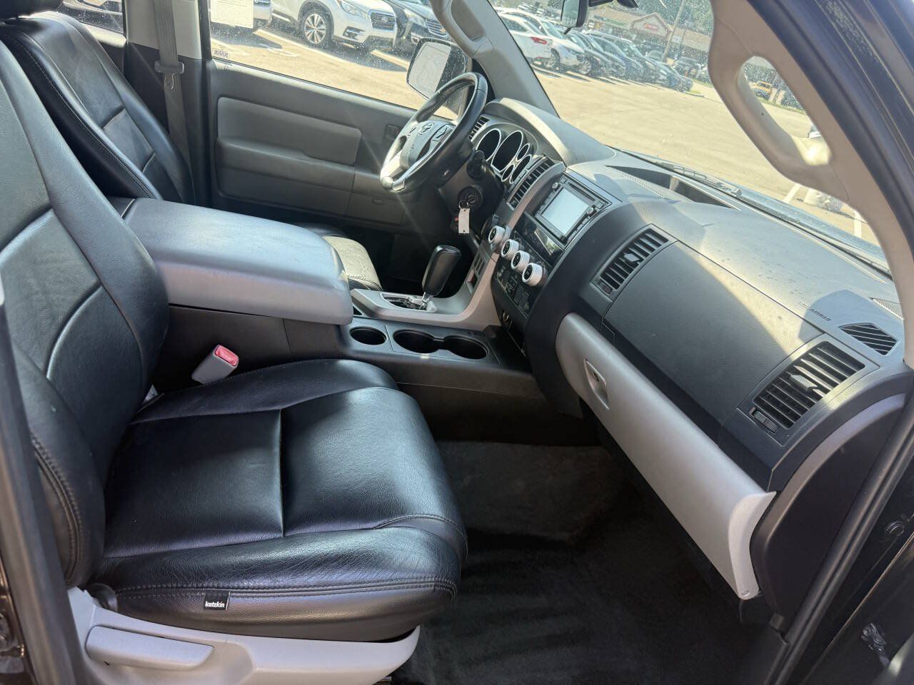 Used 2017 Toyota Sequoia SR5 RWD image 13