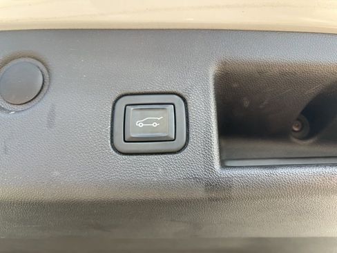 Certified 2021 Chevrolet Equinox LT image 11