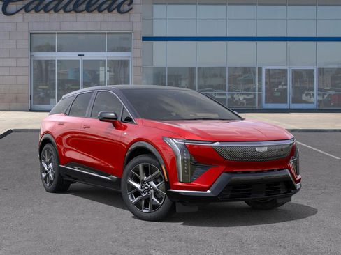 New 2025 Cadillac Optiq Luxury 1 w/ LPO, Floor Liner Package image 31