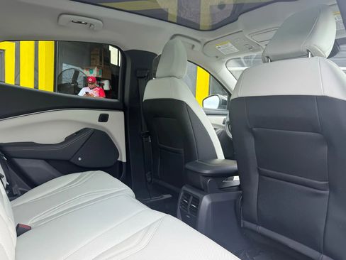 Used 2021 Ford Mustang Mach-E Premium image 27