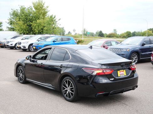 Used 2023 Toyota Camry SE w/ Audio Upgrade Package FWD image 5