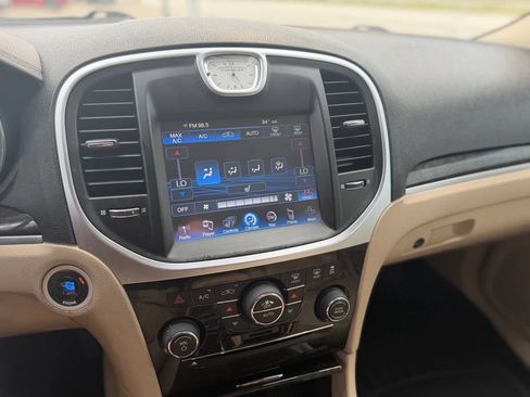 Used 2013 Chrysler 300 w/ Driver Convenience Group RWD image 20