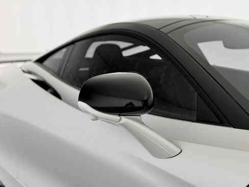 Used 2026 McLaren 750S RWD image 36