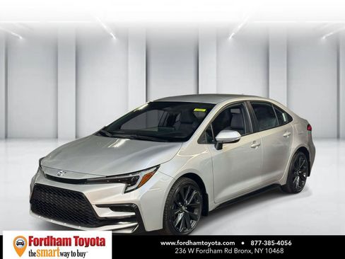 Used 2024 Toyota Corolla SE FWD image 4