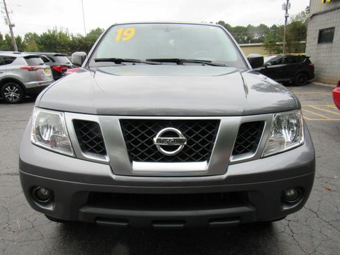 Used 2019 Nissan Frontier Desert Runner RWD image 2