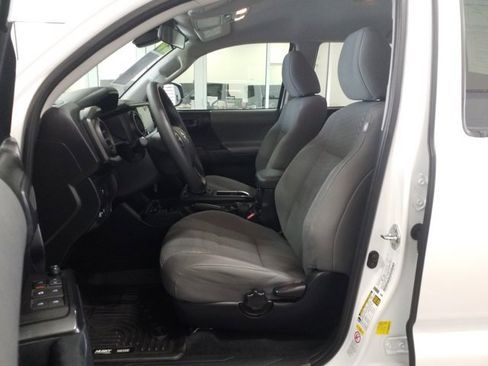 Used 2020 Toyota Tacoma SR image 12