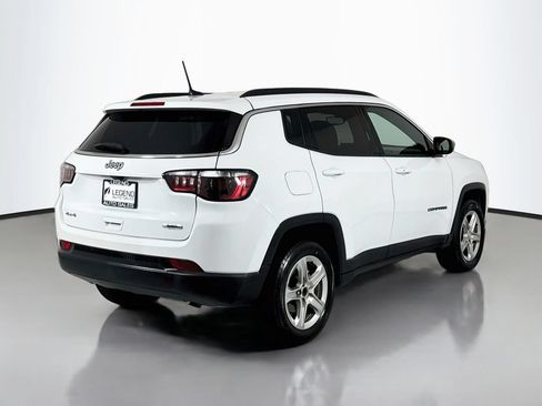 Used 2024 Jeep Compass Latitude AWD/4WD image 5