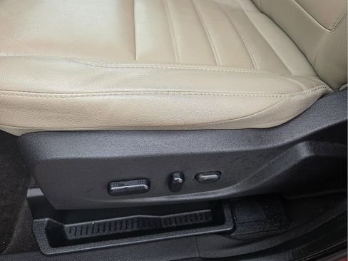 Used 2019 Ford Escape Titanium image 14