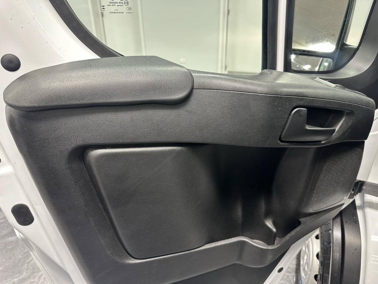 Used 2023 RAM ProMaster 2500 FWD image 9
