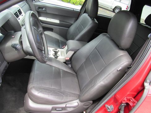Used 2011 Ford Escape XLT w/ 203A Rapid Spec Order Code AWD/4WD image 19