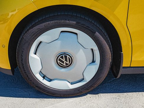 New 2025 Volkswagen ID. Buzz 1st Edition image 11