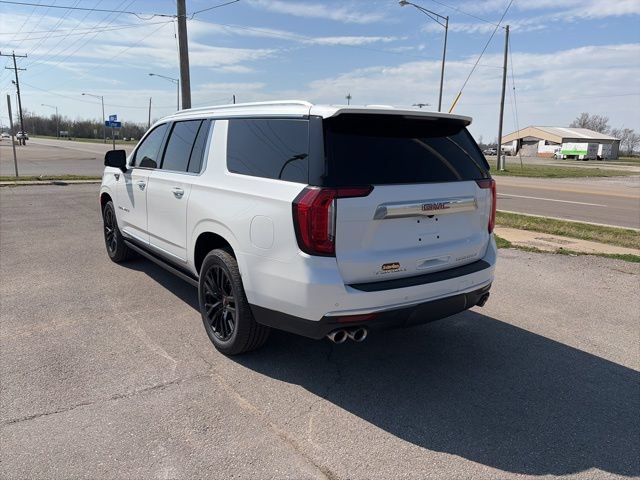 Used 2023 GMC Yukon XL Denali AWD/4WD image 4