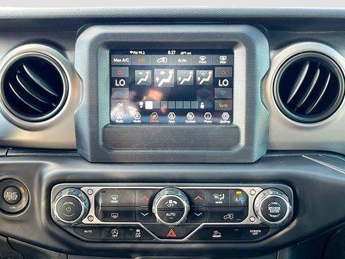 Used 2021 Jeep Wrangler Unlimited Sport AWD/4WD image 25