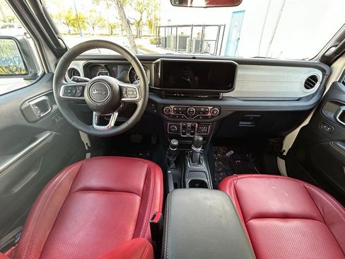 Certified 2024 Jeep Wrangler Sahara image 10