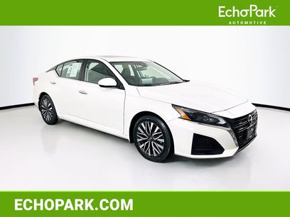 Used 2023 Nissan Altima 2.5 SV w/ SV Premium Package