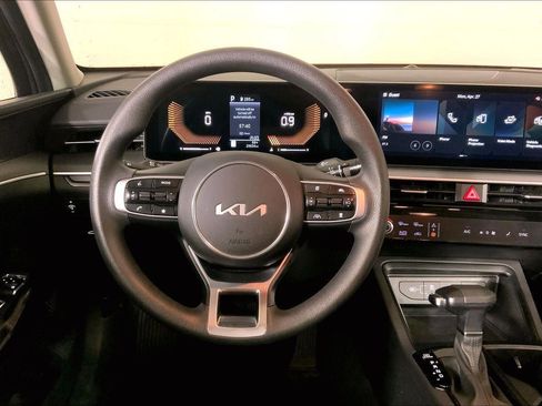 Used 2025 Kia K5 LXS FWD image 5