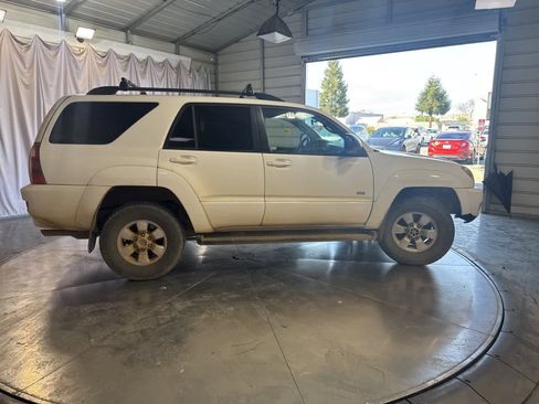 Used 2004 Toyota 4Runner SR5 image 4