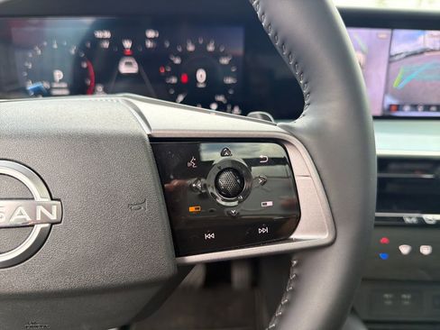 Certified 2025 Nissan Murano SL image 32