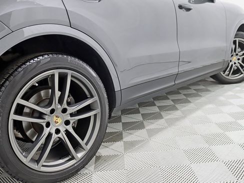 Used 2022 Porsche Cayenne image 11