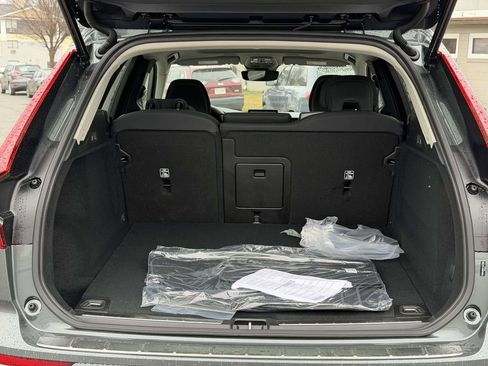 New 2026 Volvo XC60 B5 Plus image 13