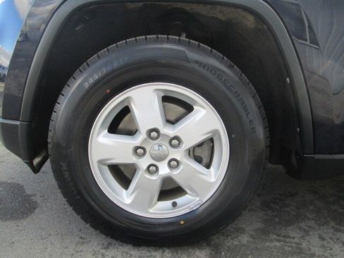 Used 2012 Jeep Grand Cherokee Laredo image 8